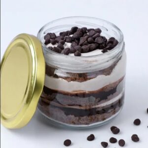 chocolate vanilla jar cake with choco chips